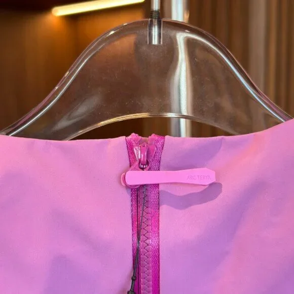 Arc'teryx Pink Ski Jacket - Picture 4 of 9
